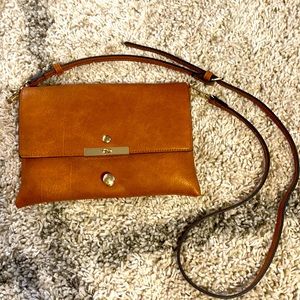 BROWN PURSE OVER THE SHOULDER